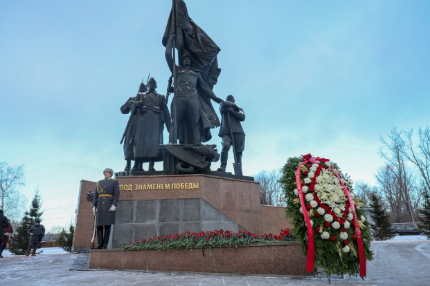 В День Героев Отечества жители Красноярского края почтили память участников войн и локальных конфликтов В День Героев Отечества жители Красноярского края почтили память участников войн и локальных конфликтов 4